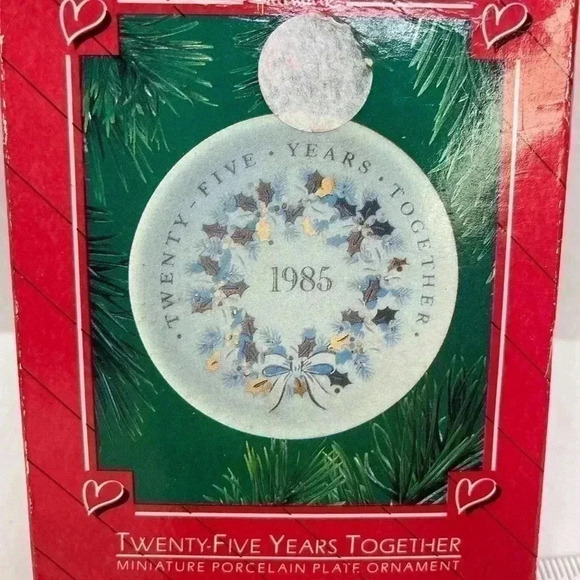 Hallmark Twenty Five Years Together Keepsake Ornament Dated 1985 - Picture 4 of 6